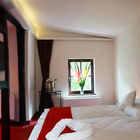 Rozmaryn & Gourmet Hotell 3*