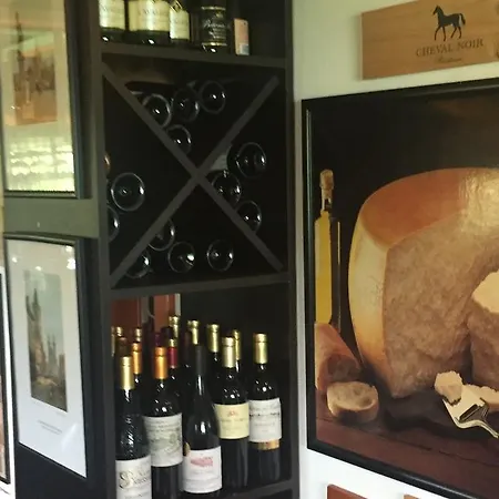 호텔 Rozmaryn Gourmet & Wine 3*